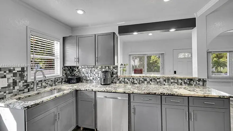 422 49th St, West Palm Beach FL 33407