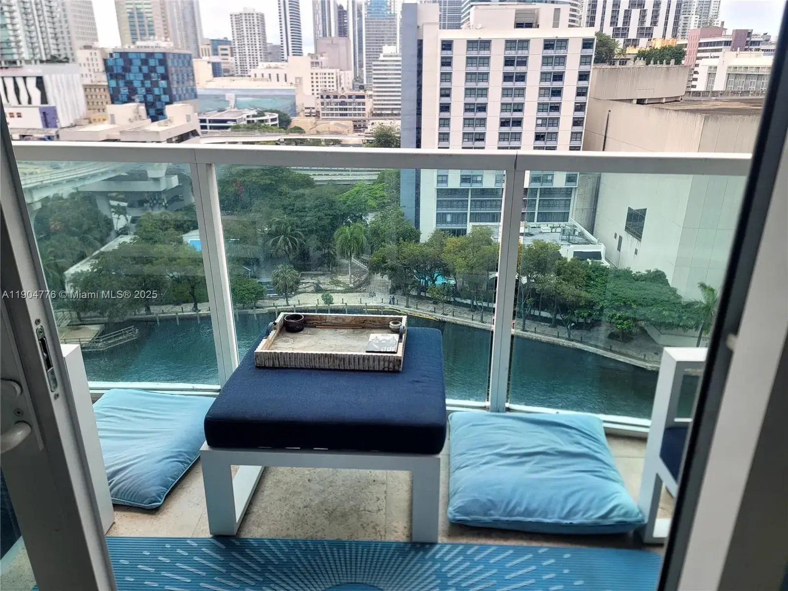 31 SE 5th St # 1402, Miami FL 33131