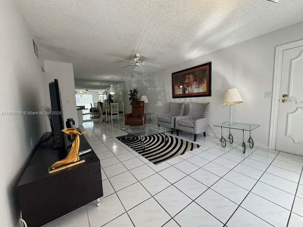 6253 Bay Club Dr # 1, Fort Lauderdale FL 33308