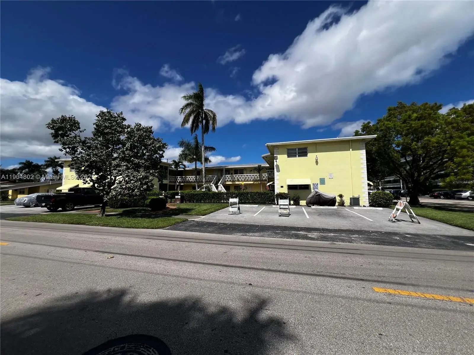 2 bedroom 1 bath Residential for sale at 1501 E Arthur St # 9, Hollywood FL 33020