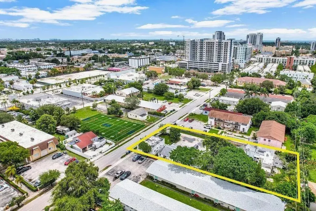 2306 Van Buren St, Hollywood FL 33020