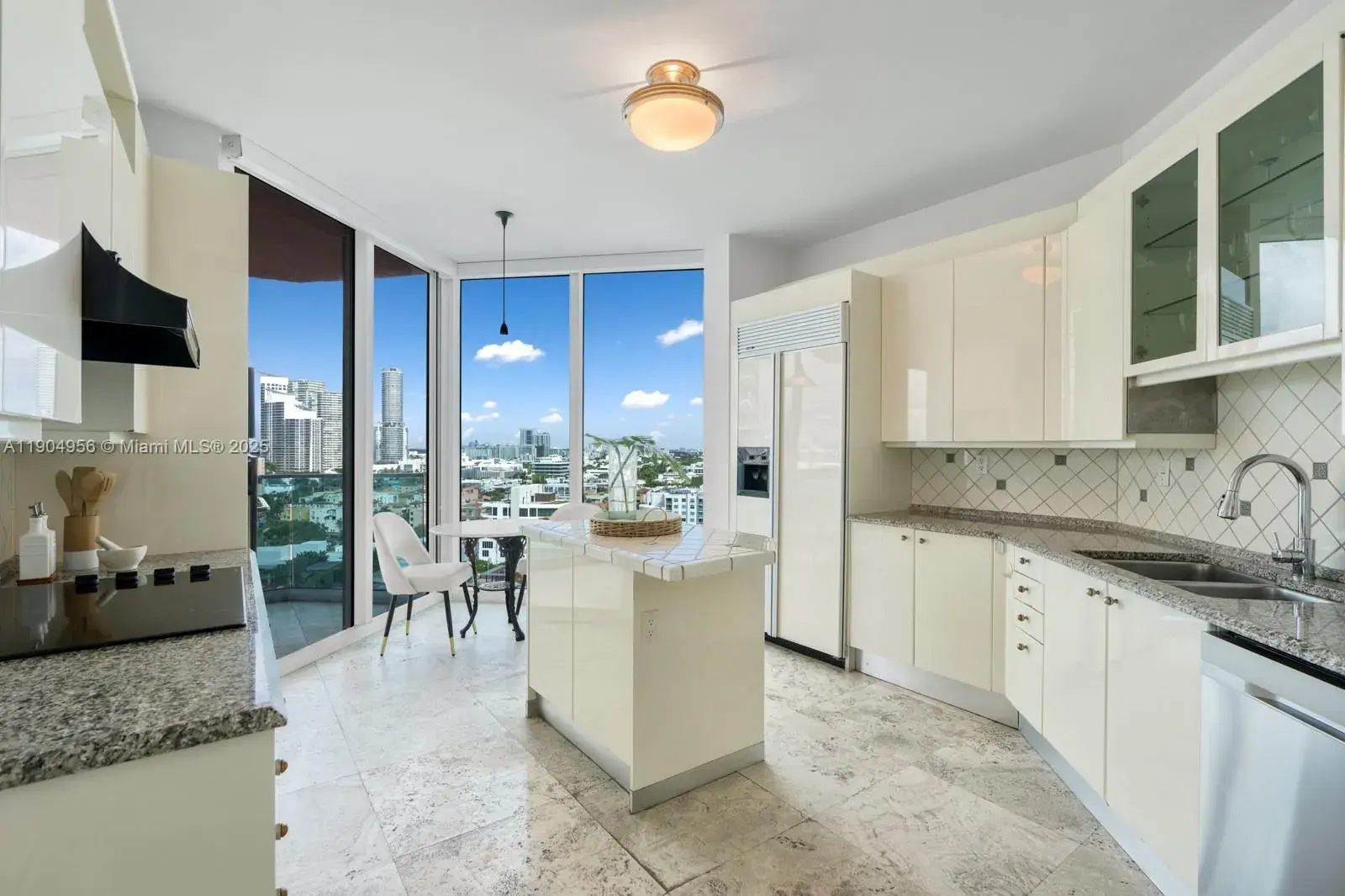 300 S Pointe Dr, Miami Beach FL 33139