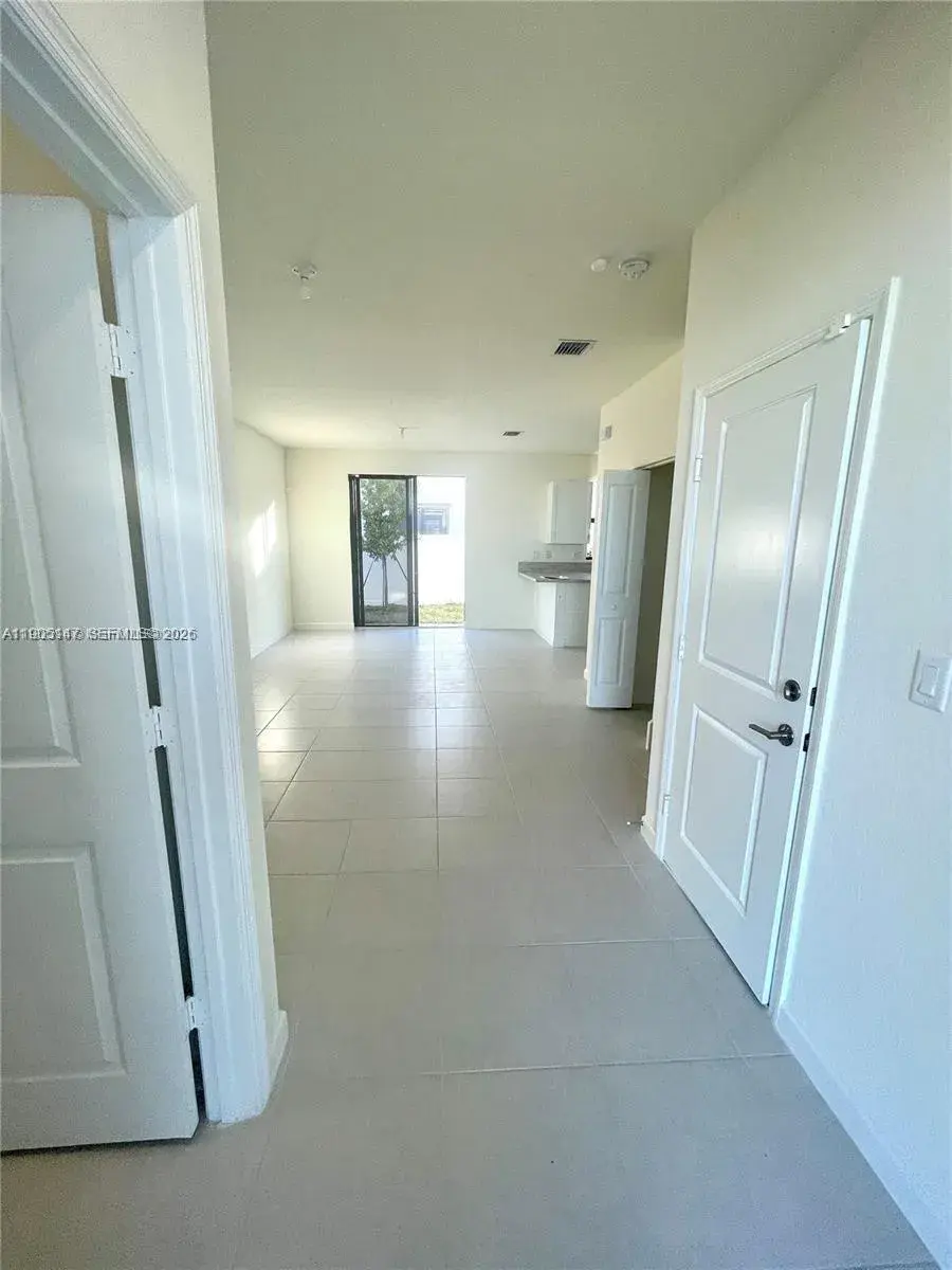 3338 W 112th St, Hialeah FL 33018