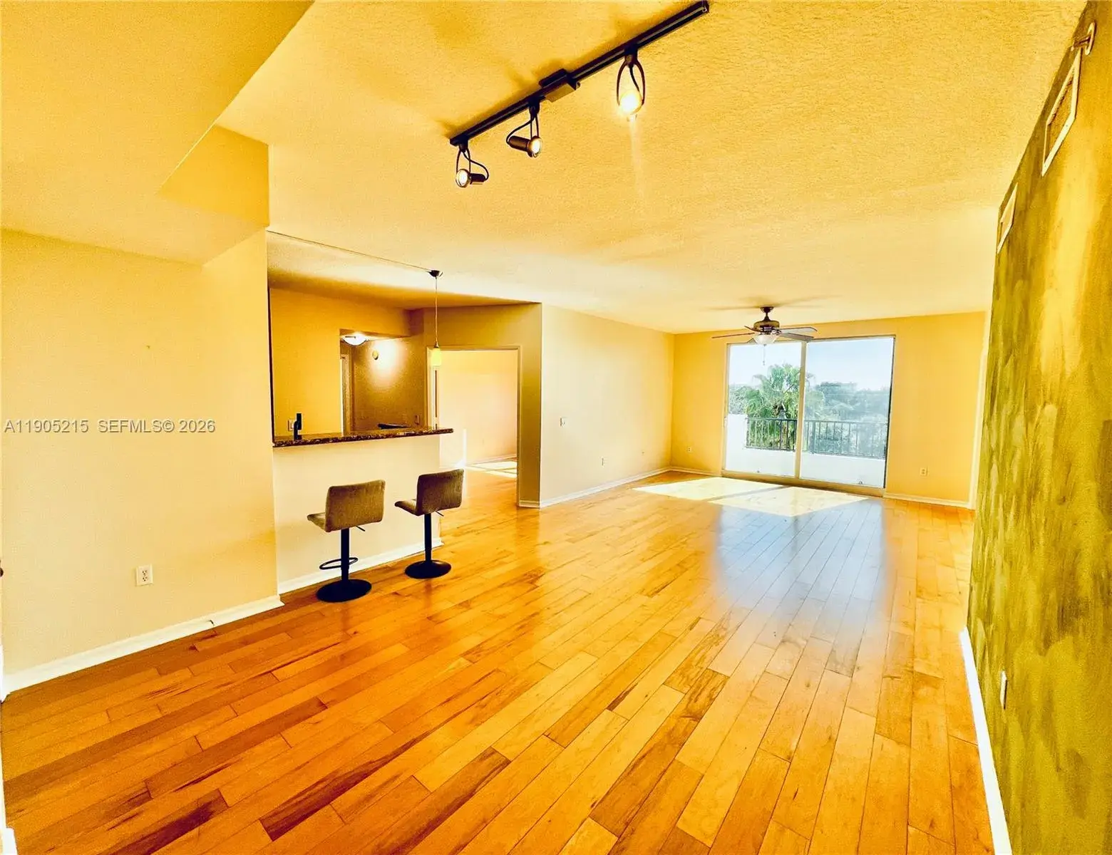 3 bedroom 2 bath Residential Lease for rent at 2421 NE 65th St # 506, Fort Lauderdale FL 33308