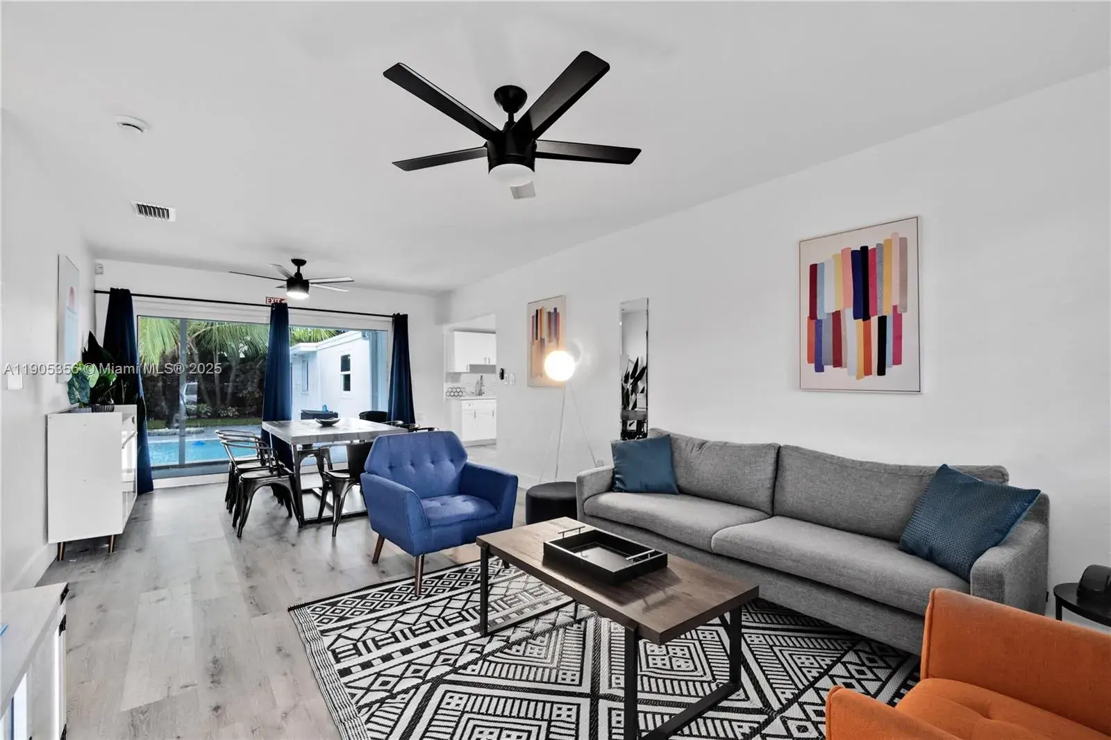 6650 Mckinley St, Hollywood FL 33024