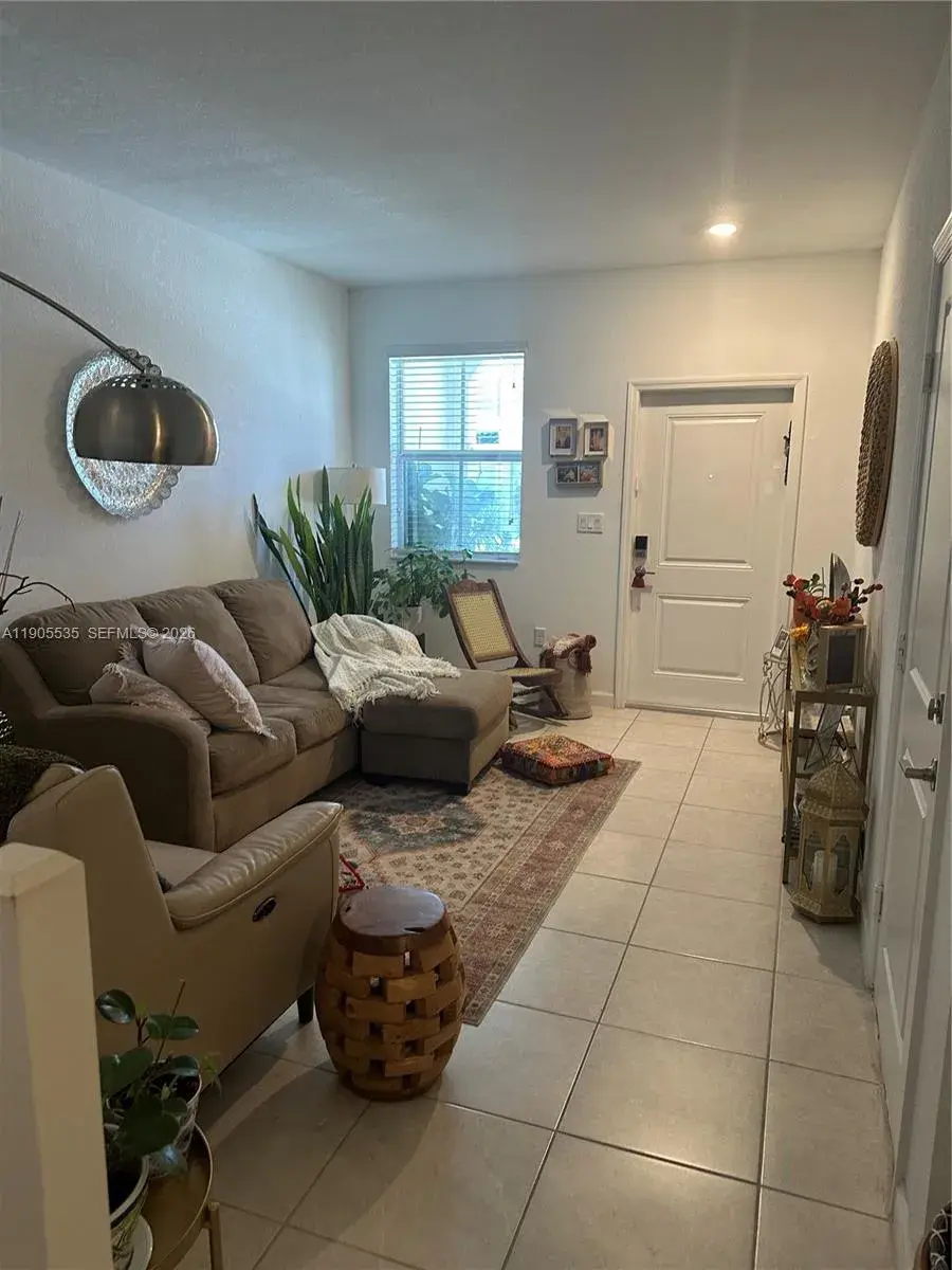 2615 SE 12th St, Homestead FL 33035