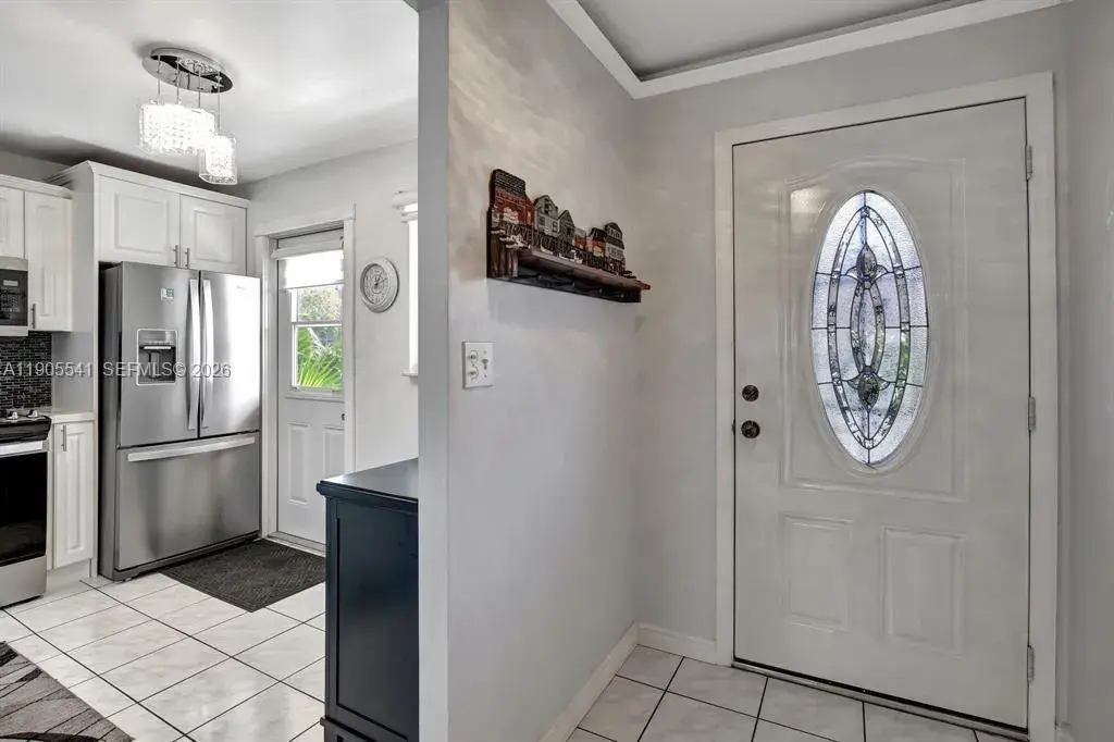 219 NE 14th Ave # 107, Hallandale Beach FL 33009