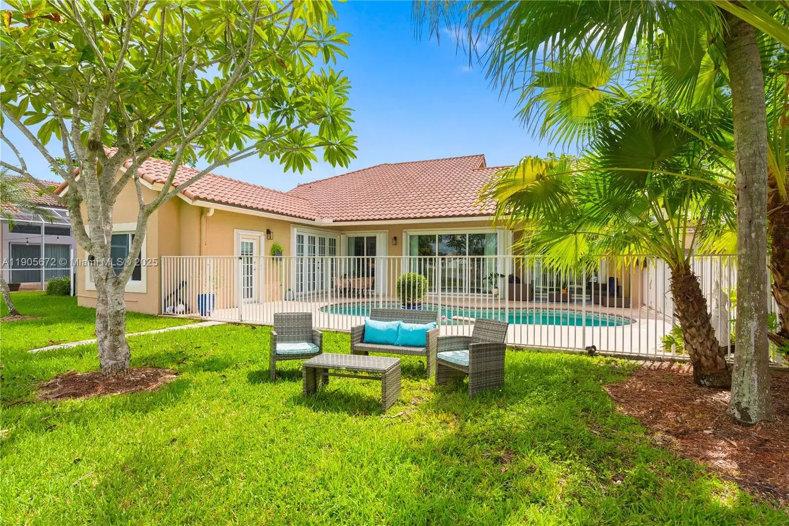 1171 Laguna Springs Dr, Weston FL 33326