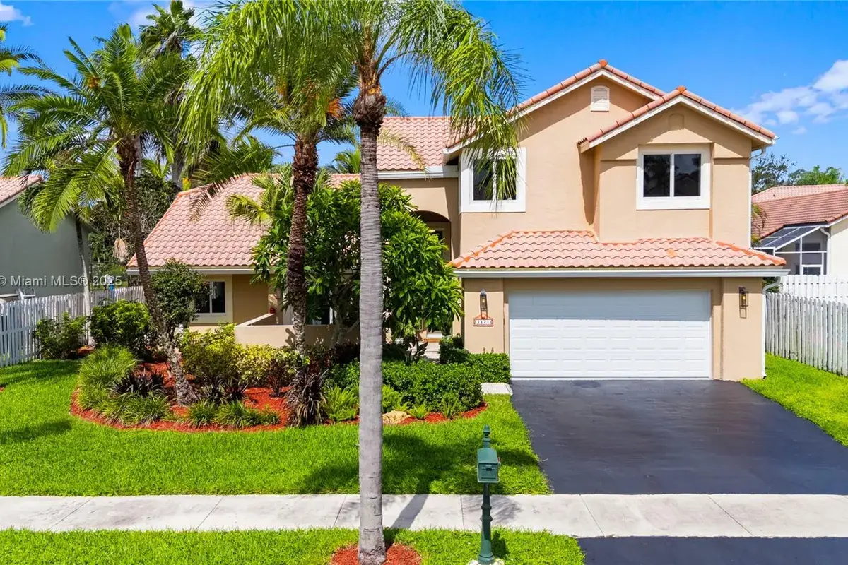 1171 Laguna Springs Dr, Weston FL 33326
