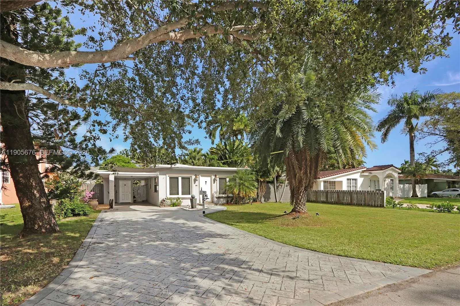 2 bedroom 2 bath Residential for sale at 1441 Grant St, Hollywood FL 33020