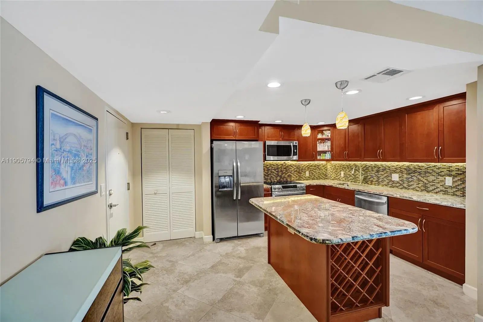 2301 S Ocean Dr # 907, Hollywood FL 33019