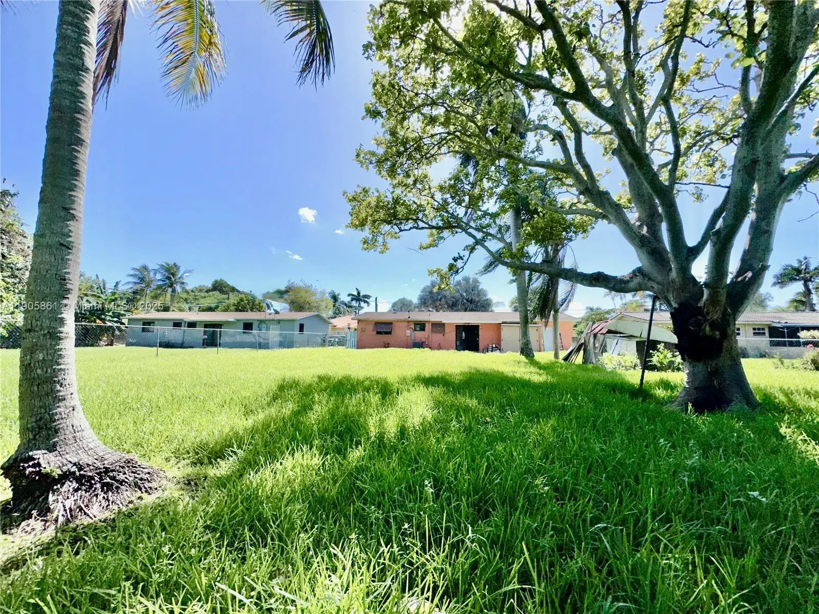 51 NW 161st St, Miami FL 33169
