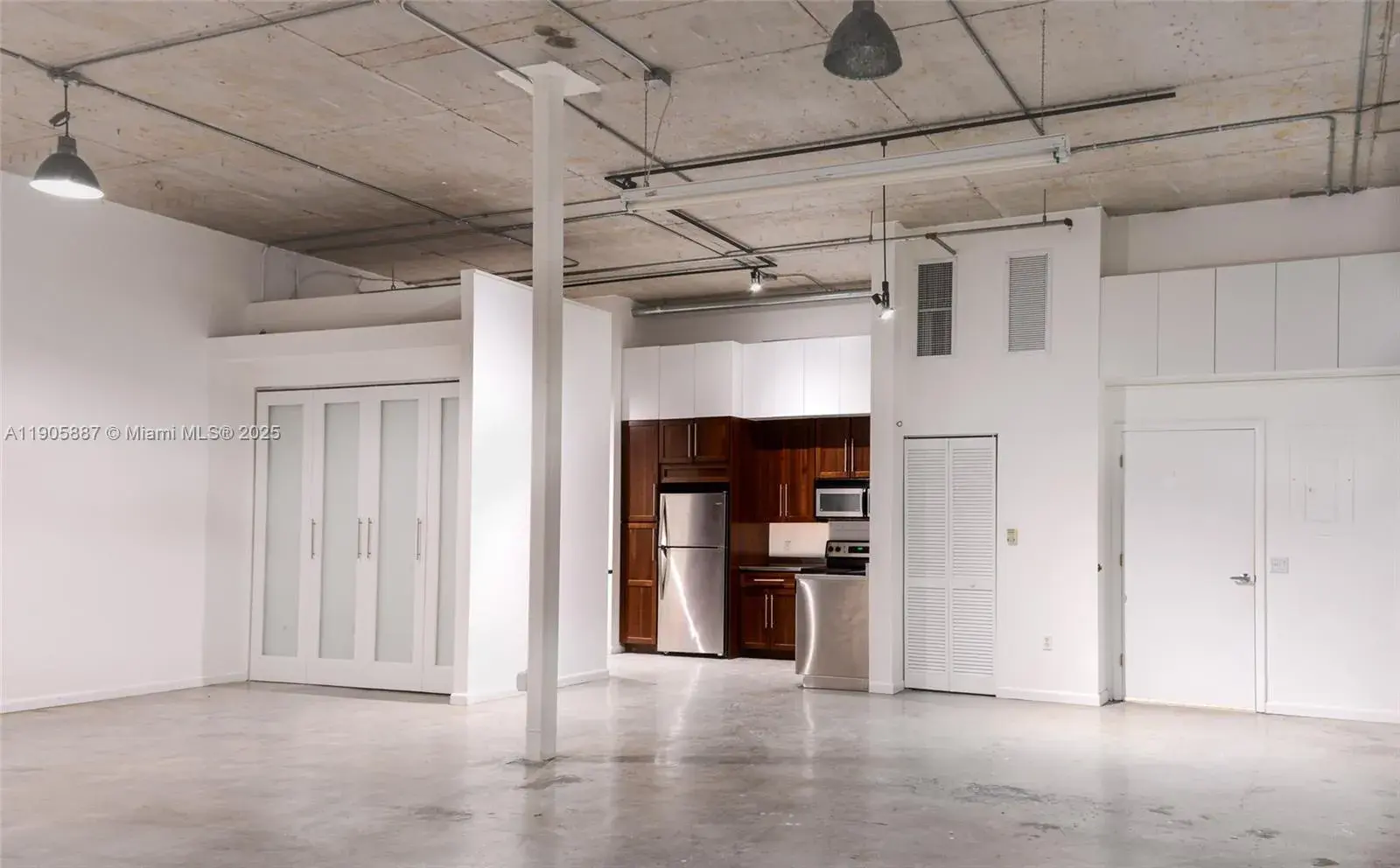 250 NW 23rd # 308, Miami FL 33127