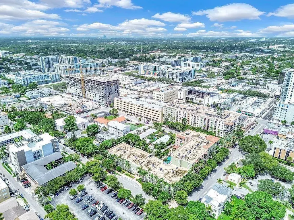 2 bedroom 2 bath Residential Lease for rent at 2005 Jefferson St # 205, Hollywood FL 33020