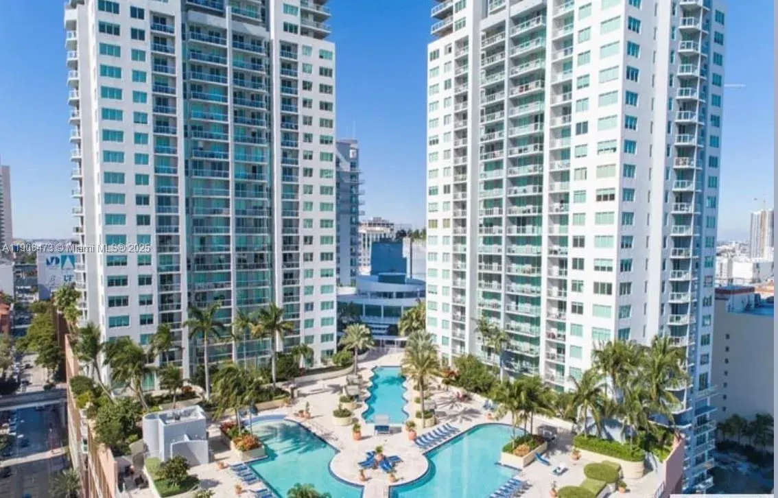 1 bedroom 1 bath Residential for sale at 253 NE 2nd St # 632, Miami FL 33132