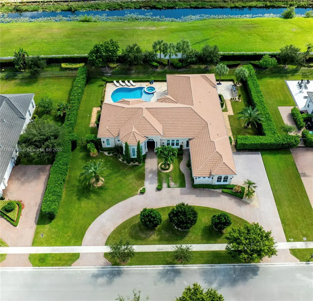 4 bedroom 4 bath Residential for sale at 4950 E Sterling Ranch Cir, Davie FL 33314