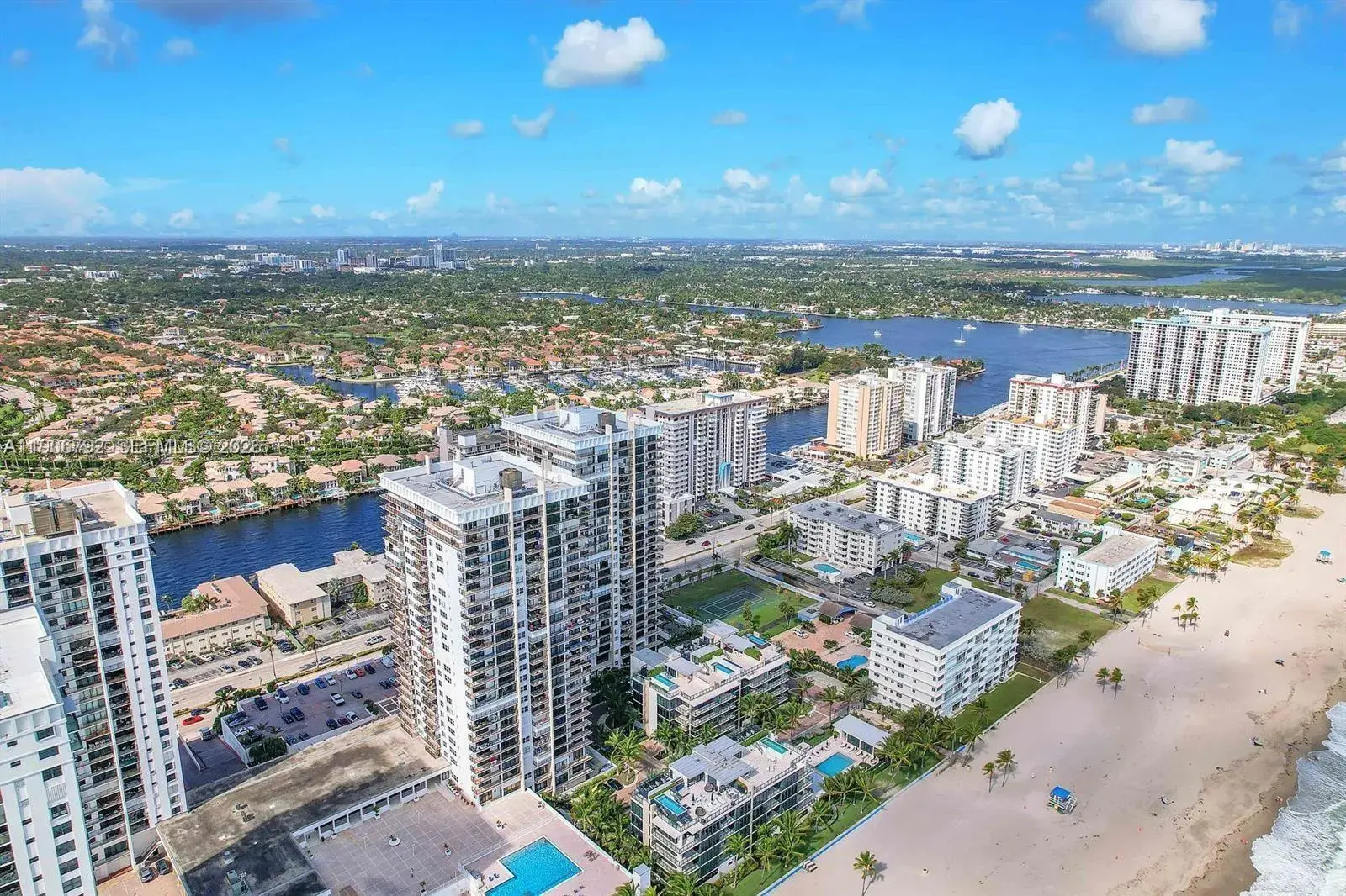 1 bedroom 2 bath Residential for sale at 2101 S Ocean Dr # 1902, Hollywood FL 33019