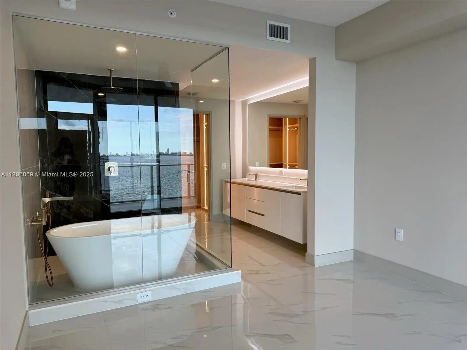 700 NE 24 ST # 406, Miami FL 33137