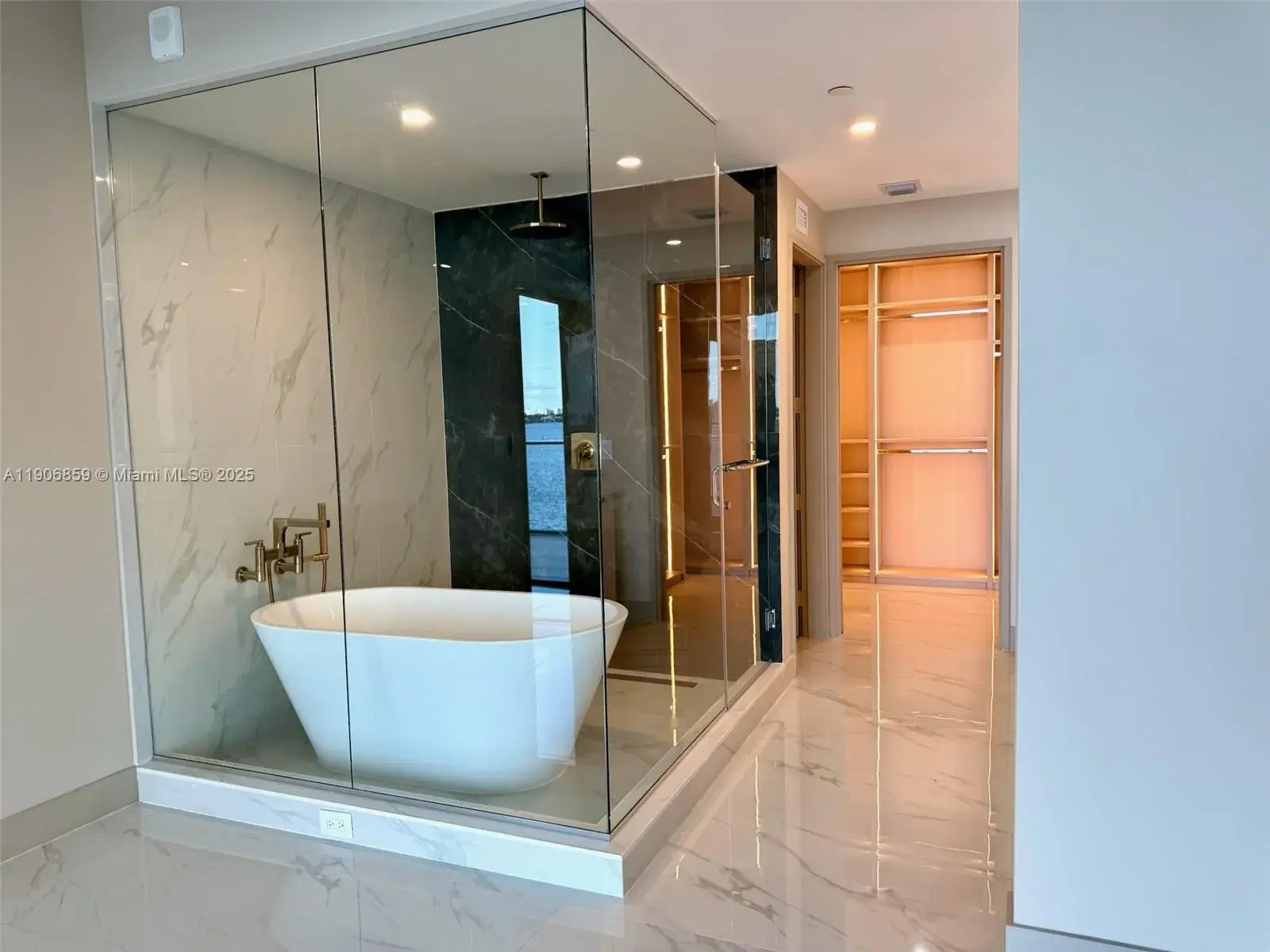 700 NE 24 ST # 406, Miami FL 33137