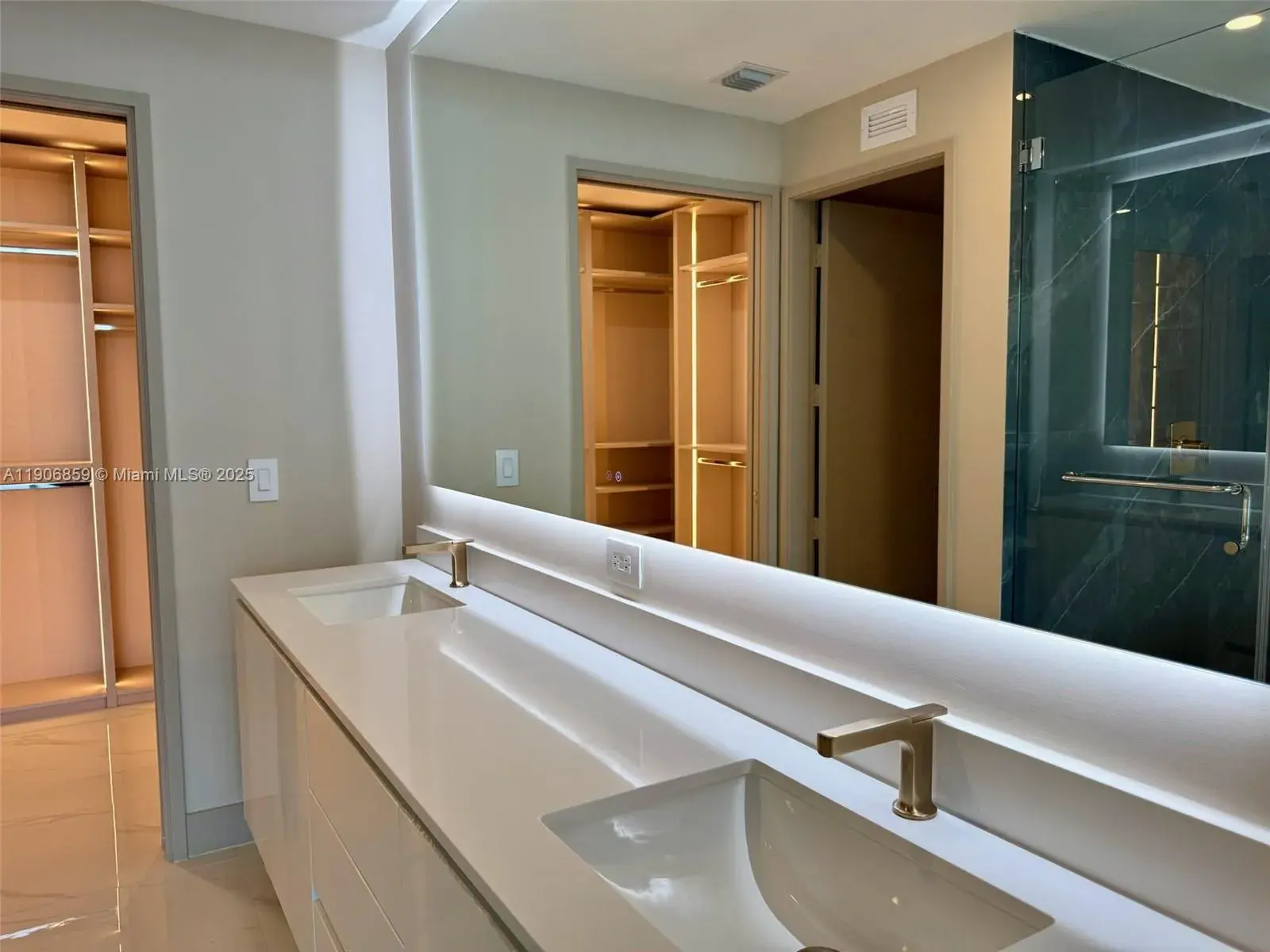 700 NE 24 ST # 406, Miami FL 33137