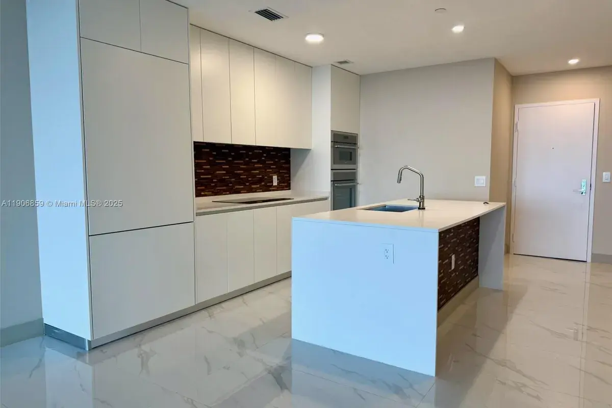 700 NE 24 ST # 406, Miami FL 33137