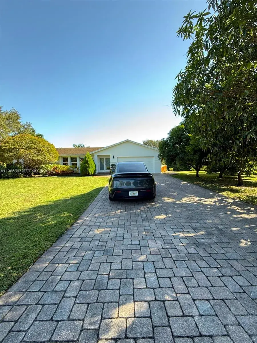 11030 SW 42nd Ct, Davie FL 33328