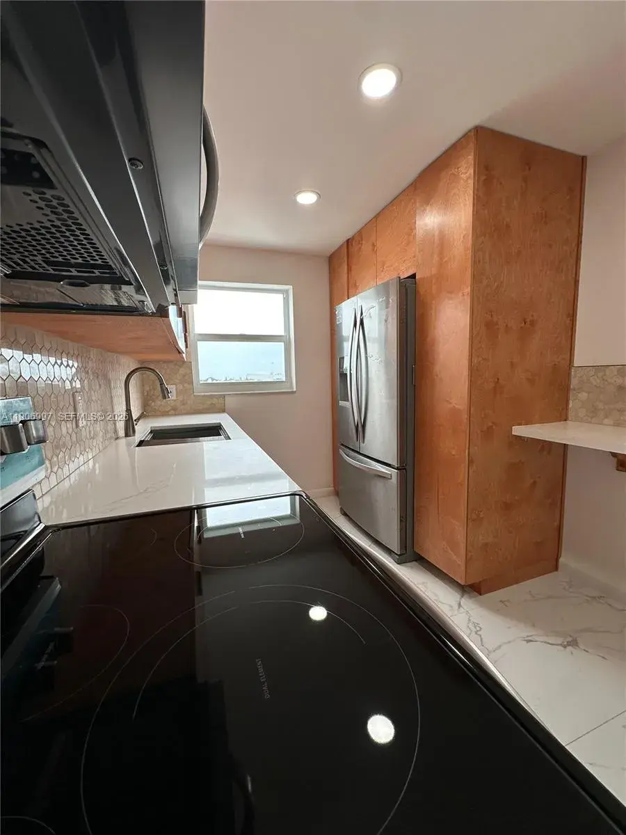 245 18th St # 801, Miami Beach FL 33139