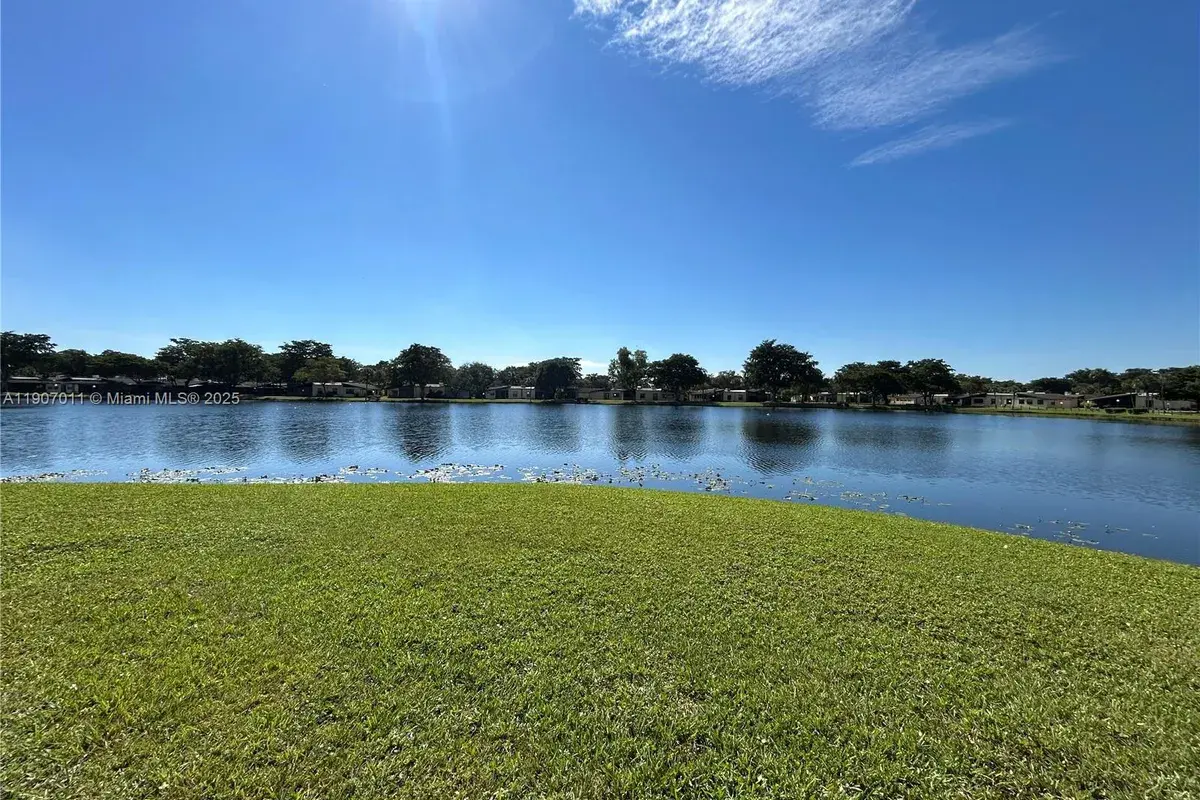 200 Berkley Rd # 113, Hollywood FL 33024