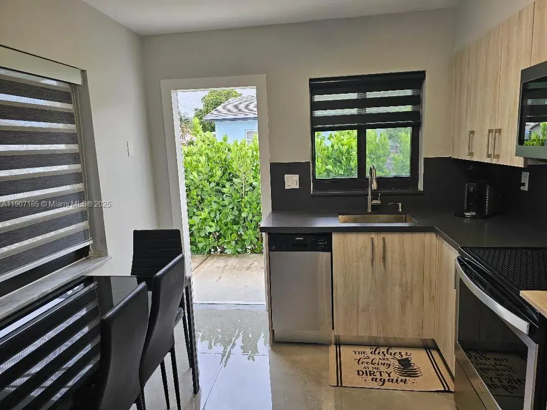 2228 N 19th Ave, Hollywood FL 33020