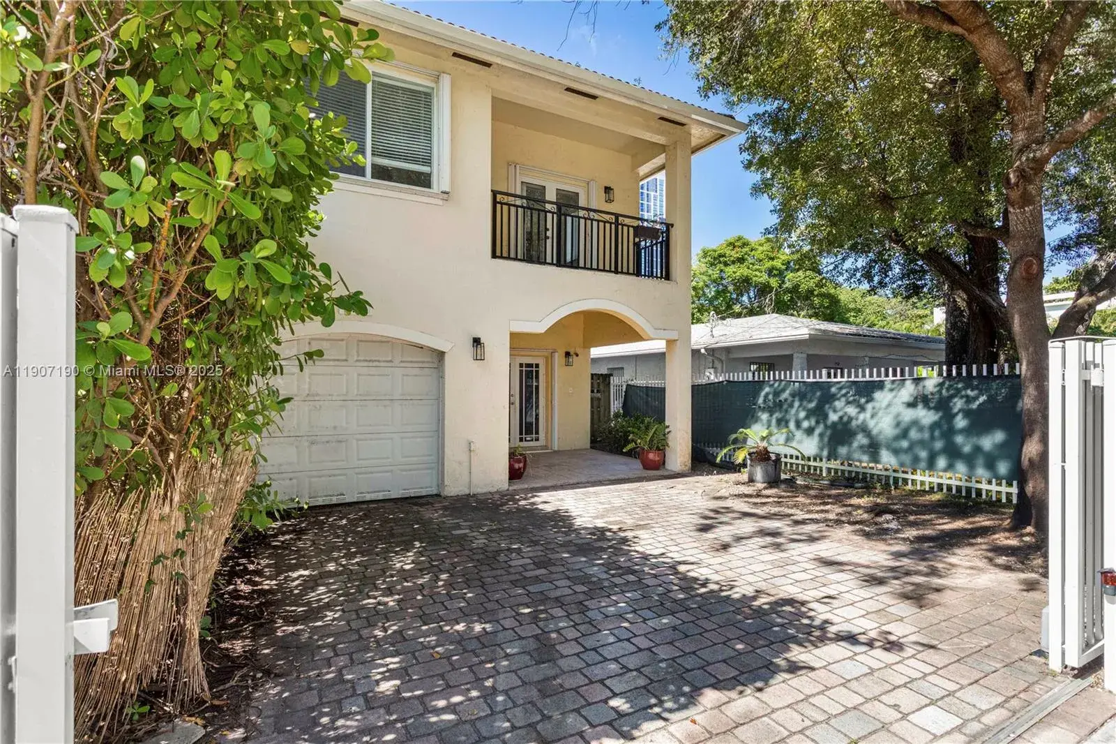 3 bedroom 2 bath Residential for sale at 3154 Plaza St, Miami FL 33133