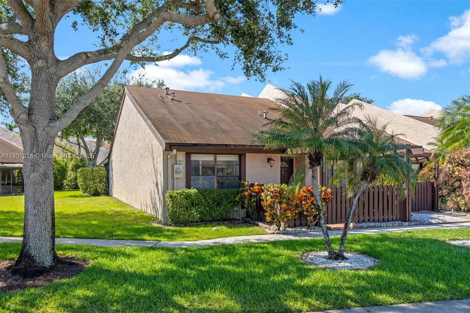 8336 NW 37th Pl, Sunrise FL 33351