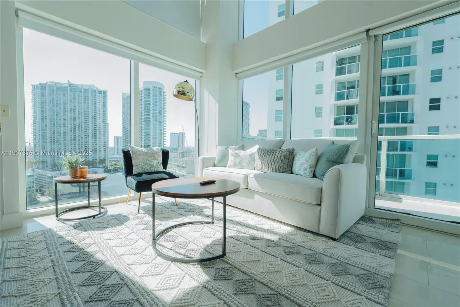 41 SE 5th St # 1217, Miami FL 33131