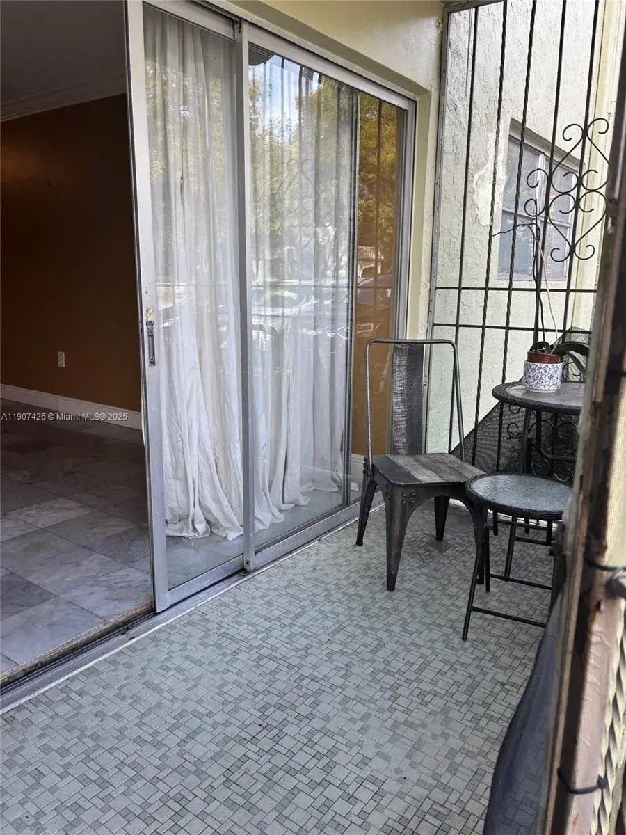 520 NE 38th St # 8, Miami FL 33137