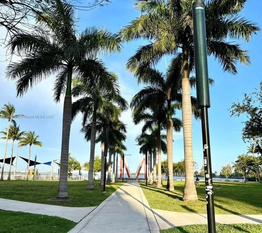 520 NE 38th St # 8, Miami FL 33137