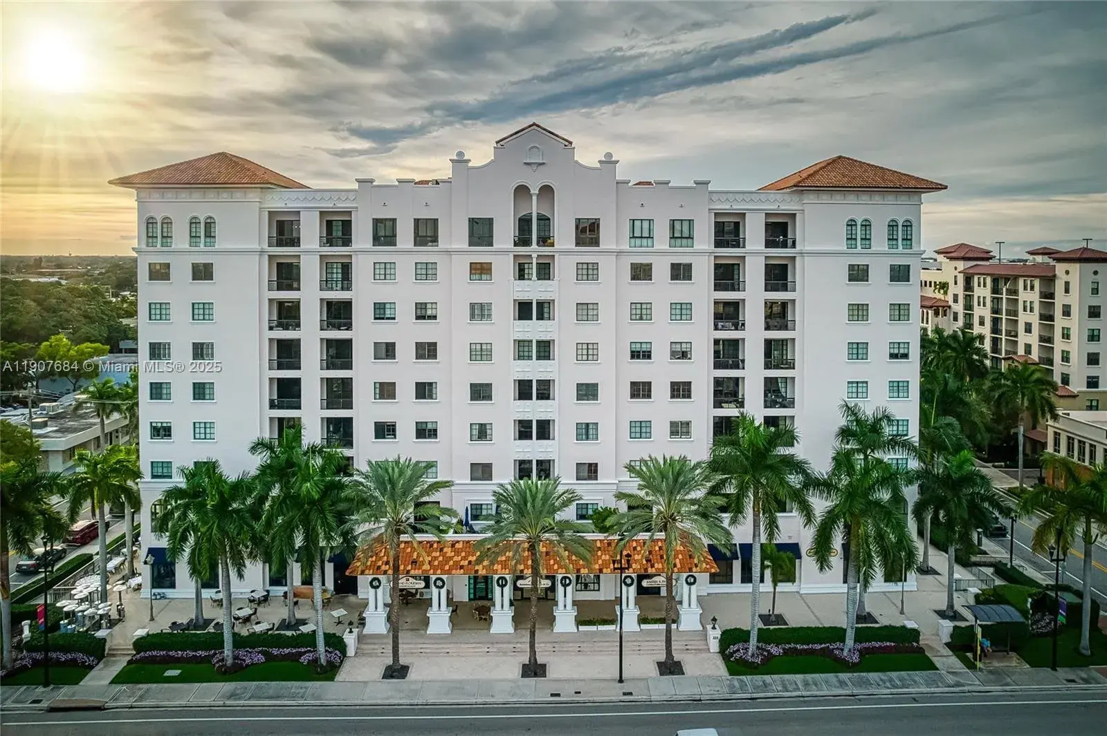 1 bedroom 1 bath Residential for sale at 233 S Federal Hwy # 402, Boca Raton FL 33432