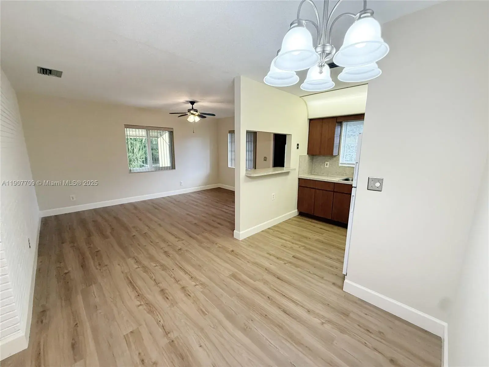 216 SW 10th St # 2, Hallandale Beach FL 33009