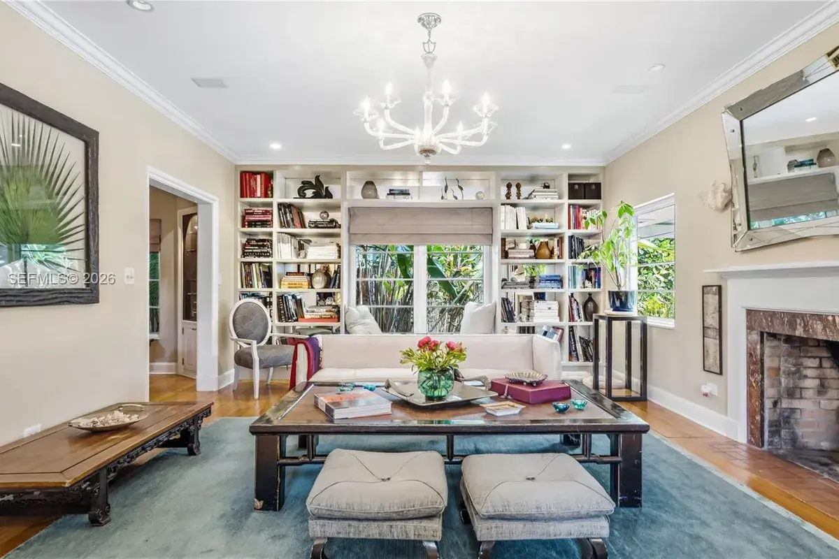 4805 Cherokee Ave, Miami Beach FL 33140