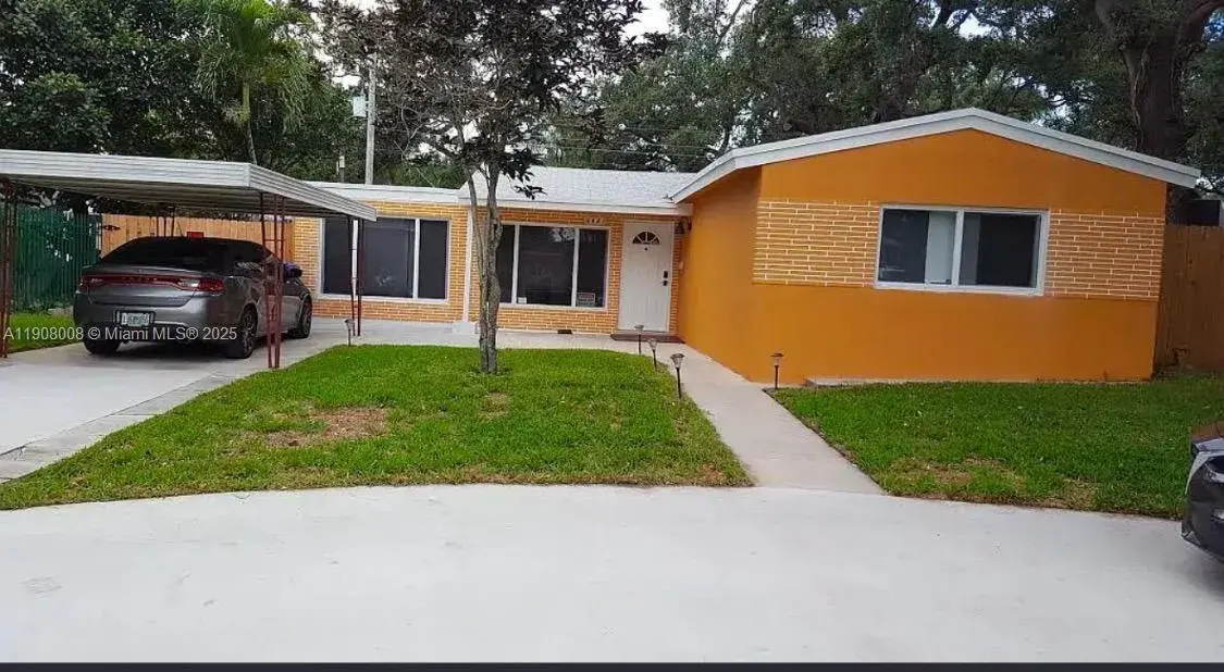 3 bedroom 2 bath Residential for sale at 6641 Freedom St, Hollywood FL 33024