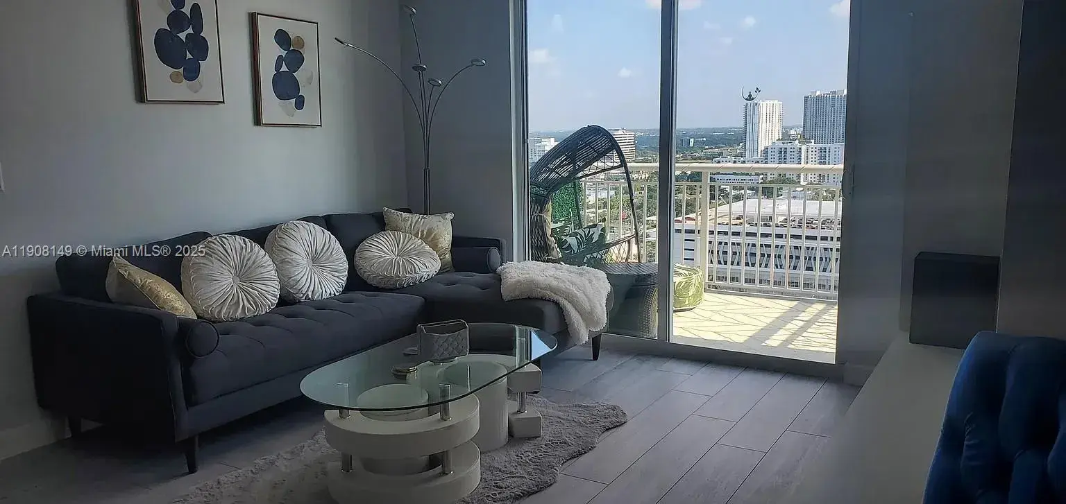 2 bedroom 2 bath Residential Lease for rent at 275 NE 18th St # 10, Miami FL 33132