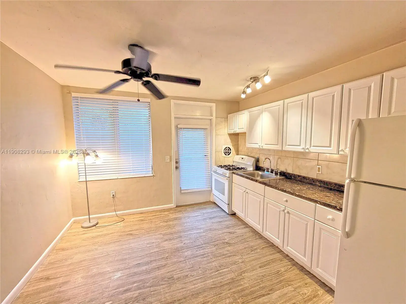 441 Collins Ave # 12A, Miami Beach FL 33139