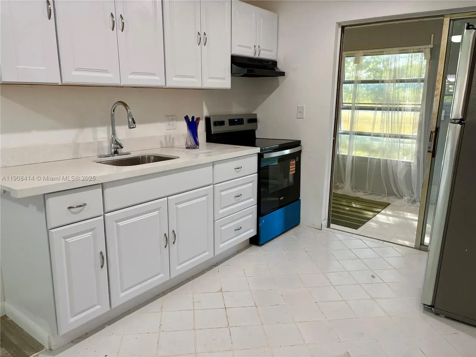 2 bedroom 1 bath Residential for sale at 7310 NW 1st St # 105, Margate FL 33063