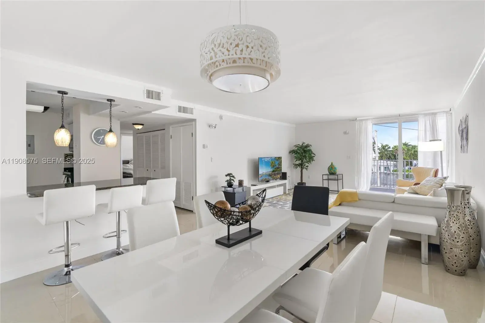 2 bedroom 2 bath Residential for sale at 211 S Ocean Dr # 304, Hollywood FL 33019