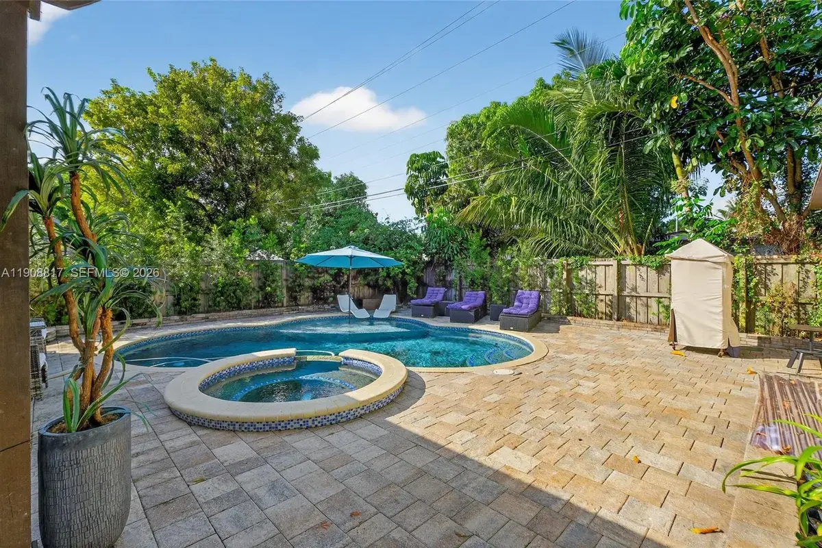 155 NW 124th St, North Miami FL 33168