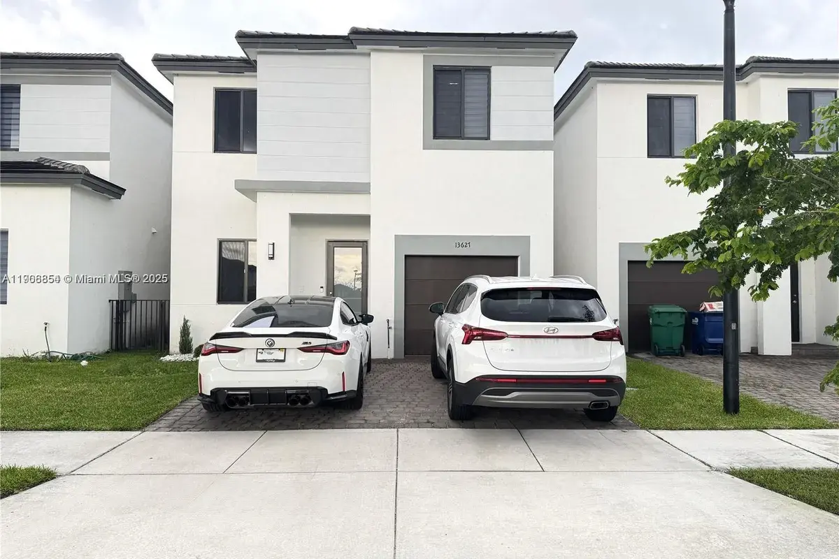 13627 SW 157th Ct, Miami FL 33196