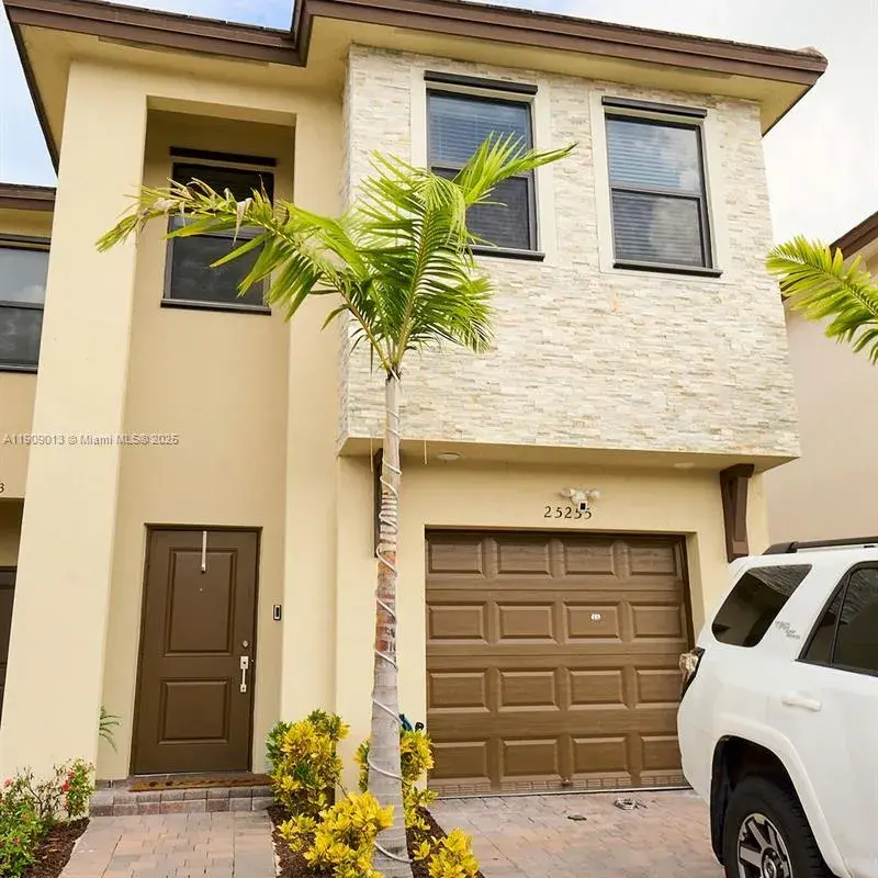 25255 SW 107th Ct, Homestead FL 33032