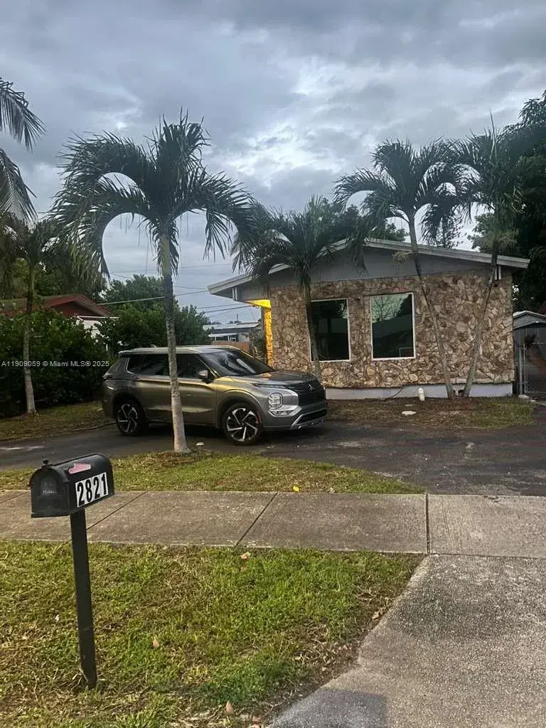 3 bedroom 2 bath Residential for sale at 2821 NW 22nd St, Fort Lauderdale FL 33311