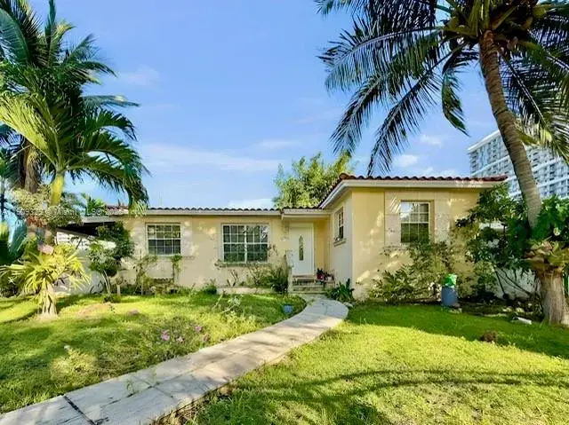 2 bedroom 1 bath Residential for sale at 2701 SW 29th Ave, Miami FL 33133