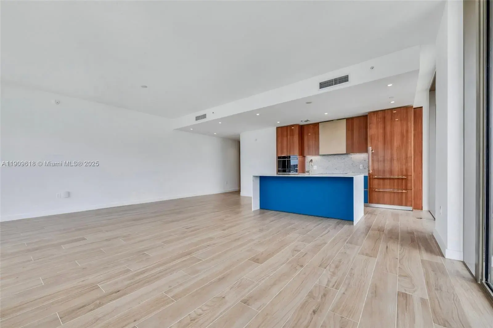 2678 Tigertail Ave # 1501, Miami FL 33133