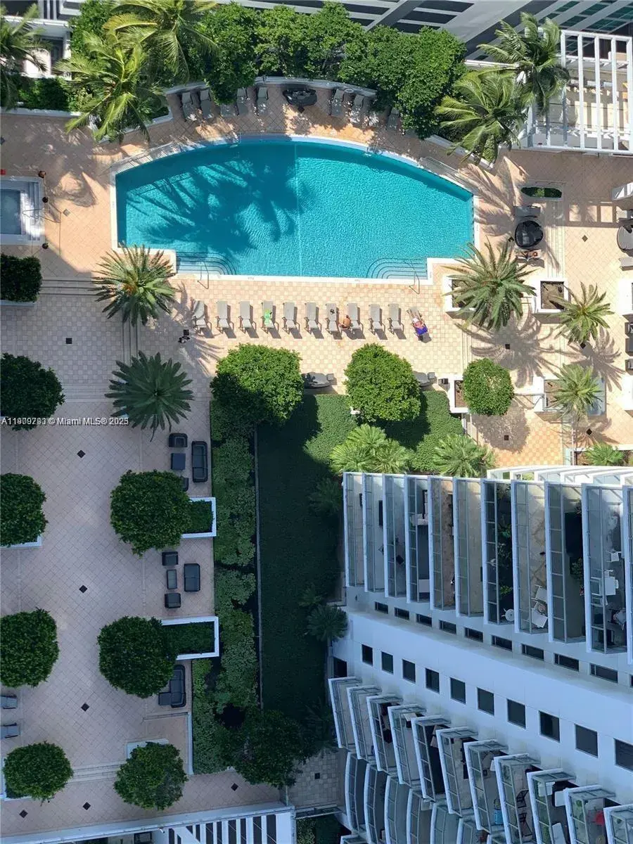 1060 Brickell Ave # 1701, Miami FL 33131