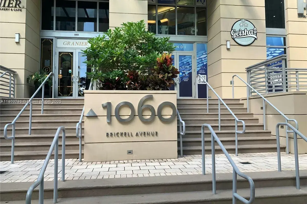 1060 Brickell Ave # 1701, Miami FL 33131